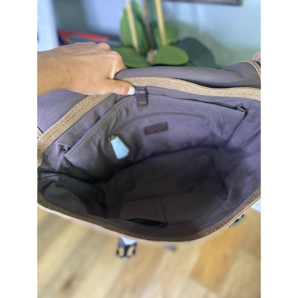 (Sold) FRYE & Co. Jackson Messenger Bag NWT Unisex - Picture 12 of 12